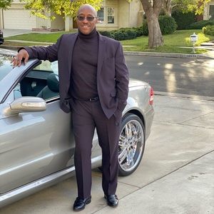 Meet your Posher, Bernard